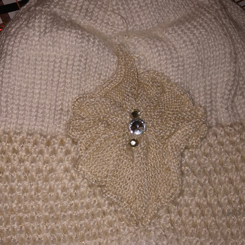 Cream color hat/scarf set - Picture 3 of 3